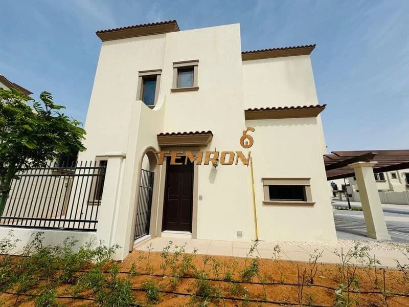 Sale - Townhouse - 3 Bedroom - 5 Bathrooms - CORDOBA (Phase 1) Bloom living - Al Arbah Street - Abu Dhabi - United Arab Emirates -  - Abu Dhabi - United Arab Emirates
